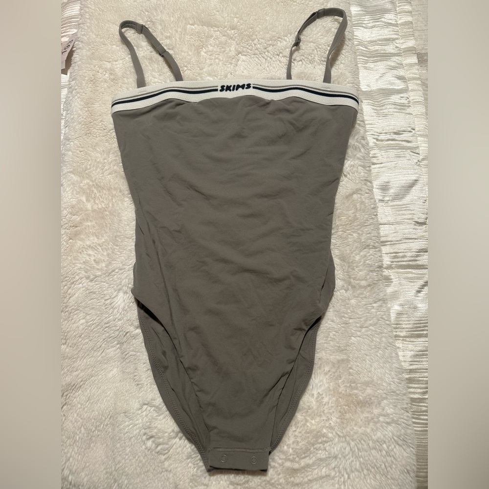 SKIMS Fits Everybody Logo Square Neck Bodysuit ~ Smoke ~ Sz Small NWOT